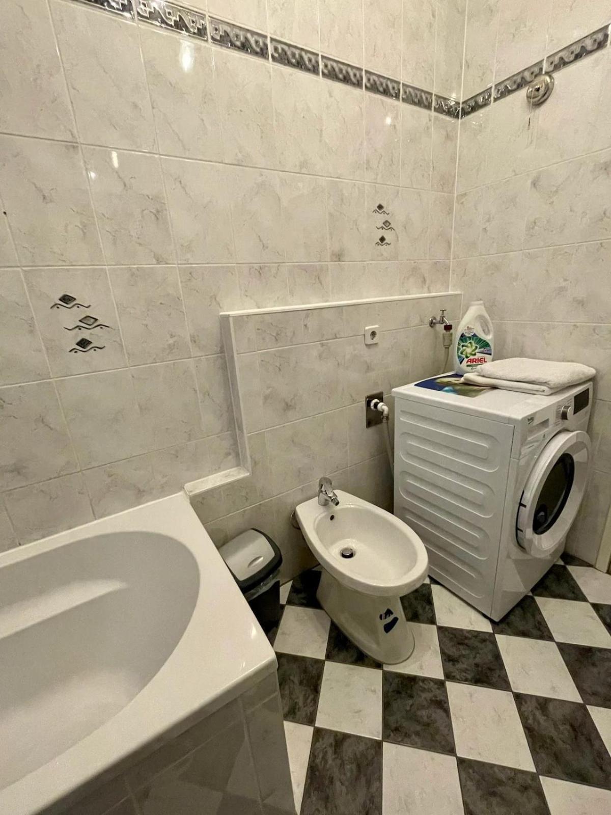 Gemutliche Wohnung Mit Super Lage فيينا المظهر الخارجي الصورة